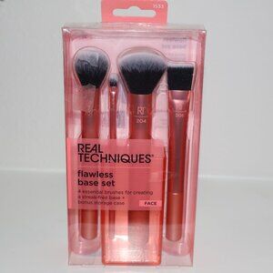 Real Techniques Flawless Base Brush Set (4 pcs + Case) – NEW